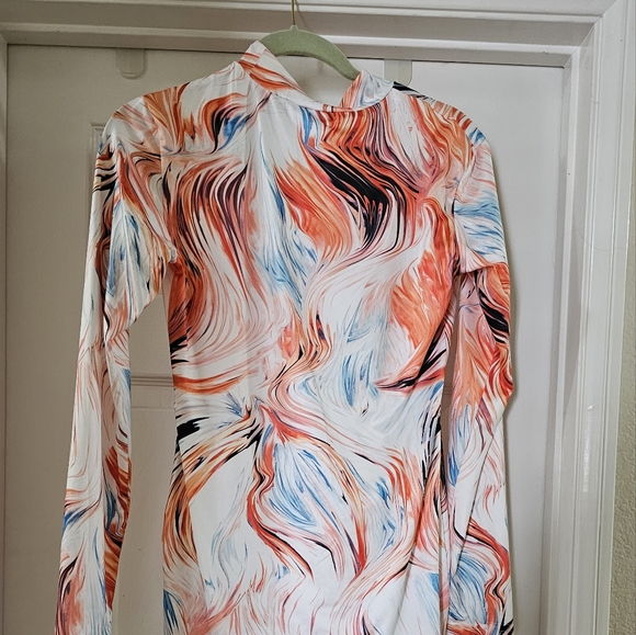 Color Block Mock Neck Bodycon Dress - Picture 6 of 6